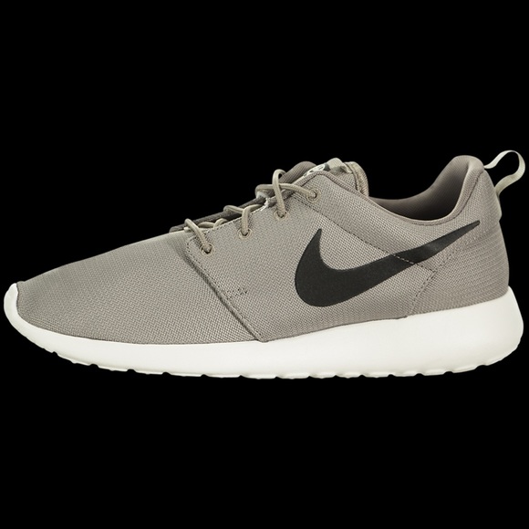 Nike Other - 🎁 👟 Nike Roshe One Light Mens Sz 11 🎁